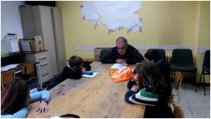 Cuaresma. Frente a la desobediencia, nuestra obediencia. Un padre cuenta a los niños el cuento